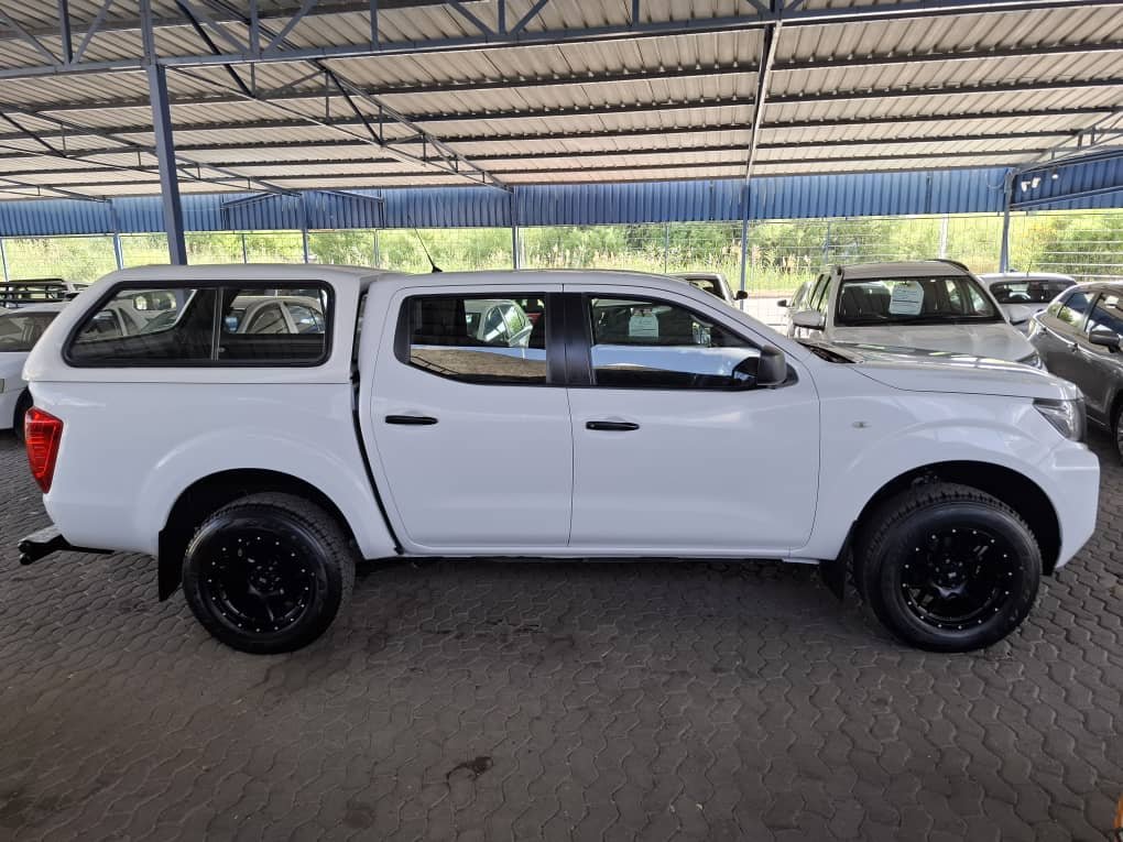 Nissan NAVARA 2.5 XS 4X4 D/CAB MAN - Image 3