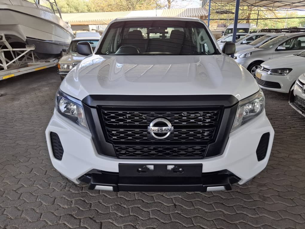 Nissan NAVARA 2.5 XS 4X4 D/CAB MAN - Image 4