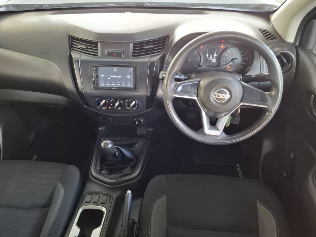 Nissan NAVARA 2.5 XS 4X4 D/CAB MAN - Image 9