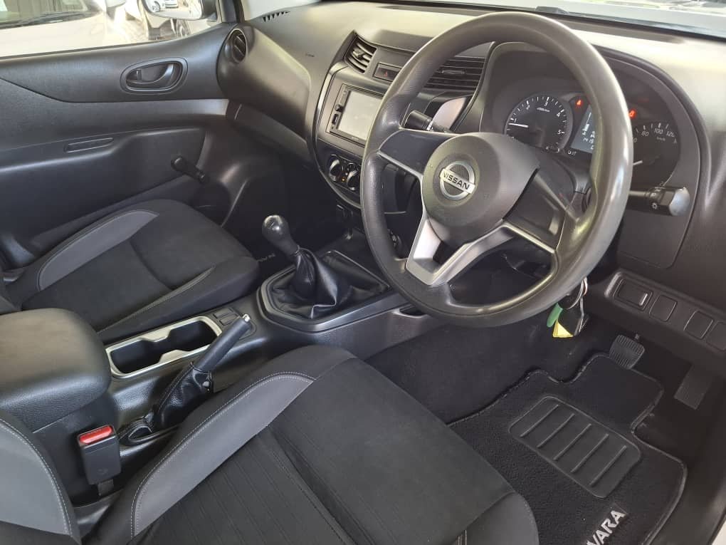 Nissan NAVARA 2.5 XS 4X4 D/CAB MAN - Image 10