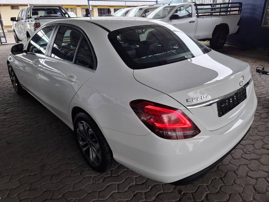 Mercedes Benz C220 DIESEL AUTO - Image 6