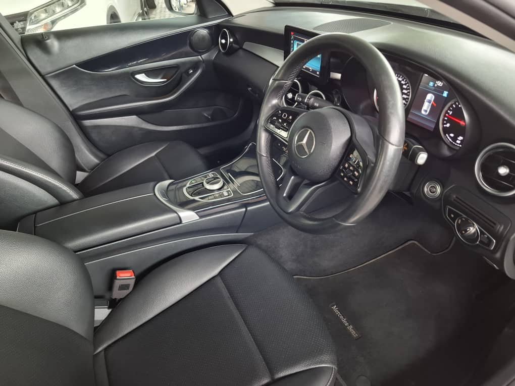 Mercedes Benz C220 DIESEL AUTO - Image 10