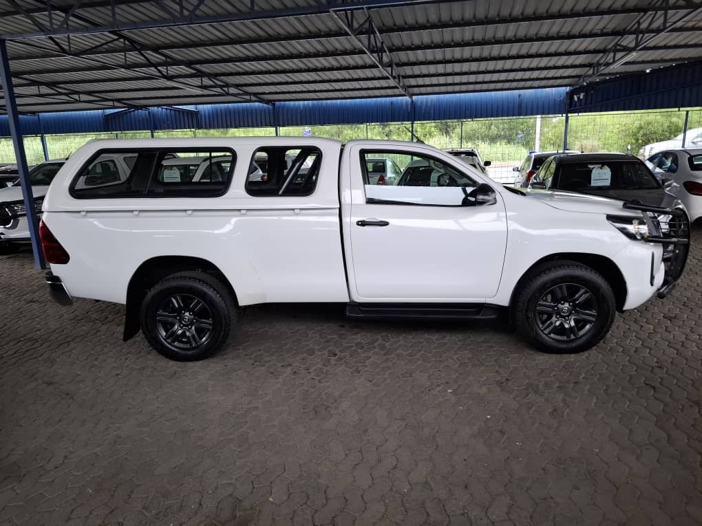 Toyota HILUX 2.4 GD6 RAIDER 4X4 LWB S/CAB - Image 3