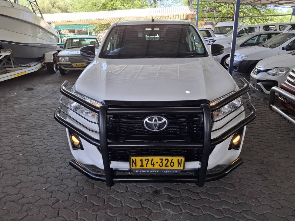 Toyota HILUX 2.4 GD6 SRX 4X2  D/CAB MAN - Image 4