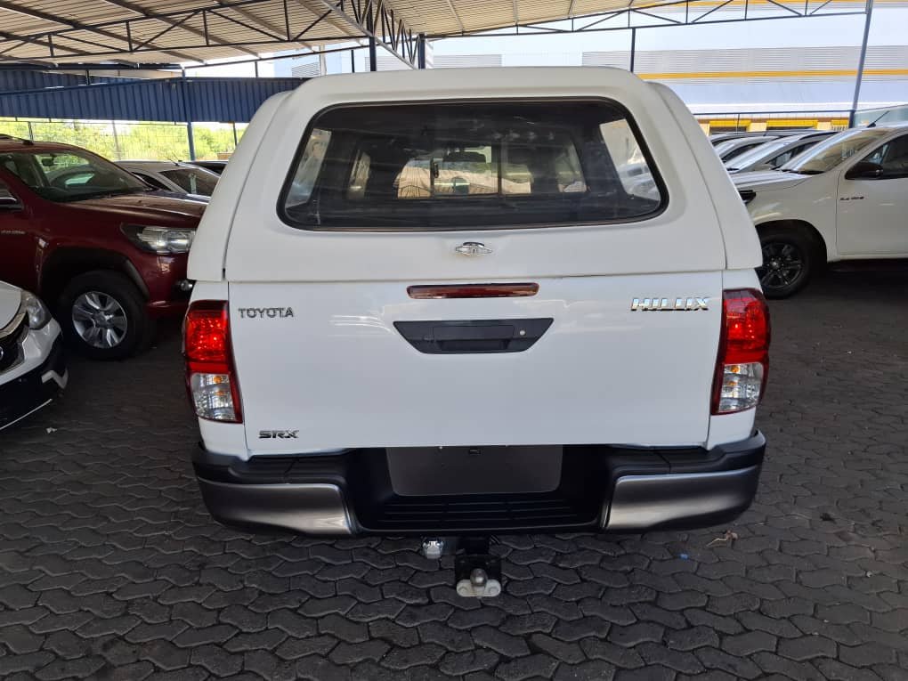 Toyota HILUX 2.4 GD6 SRX 4X2  D/CAB MAN - Image 7