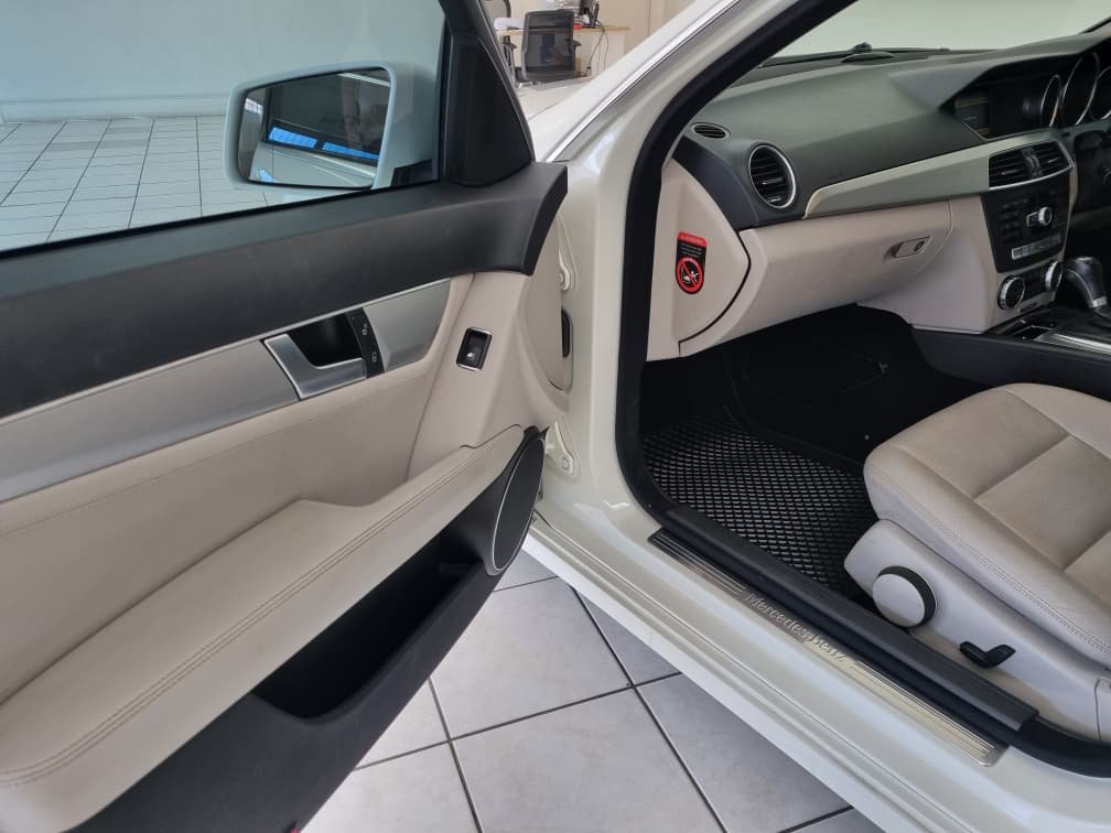 Mercedes Benz C250 CDI AVANTGARDE - Image 16