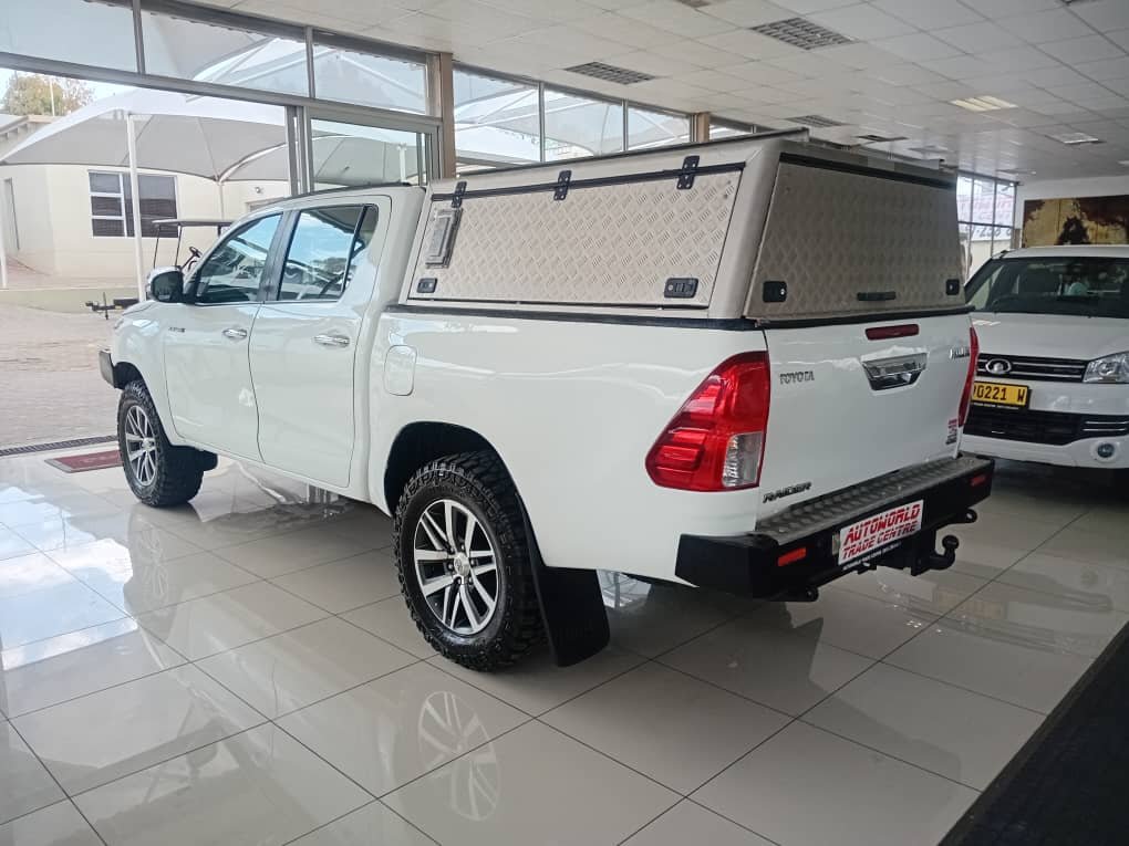 Toyota Hilux 2.8GD6 D/c A/T 4x4. - Image 5