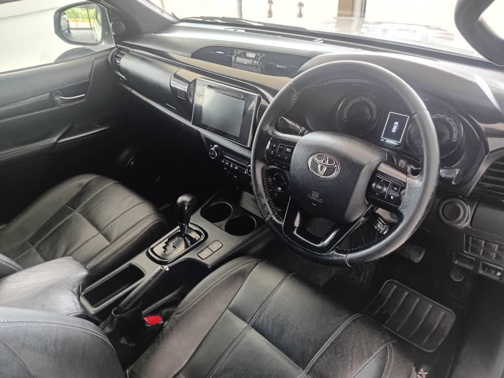 Toyota Hilux 2.8GD6 D/c A/T 4x4. - Image 9