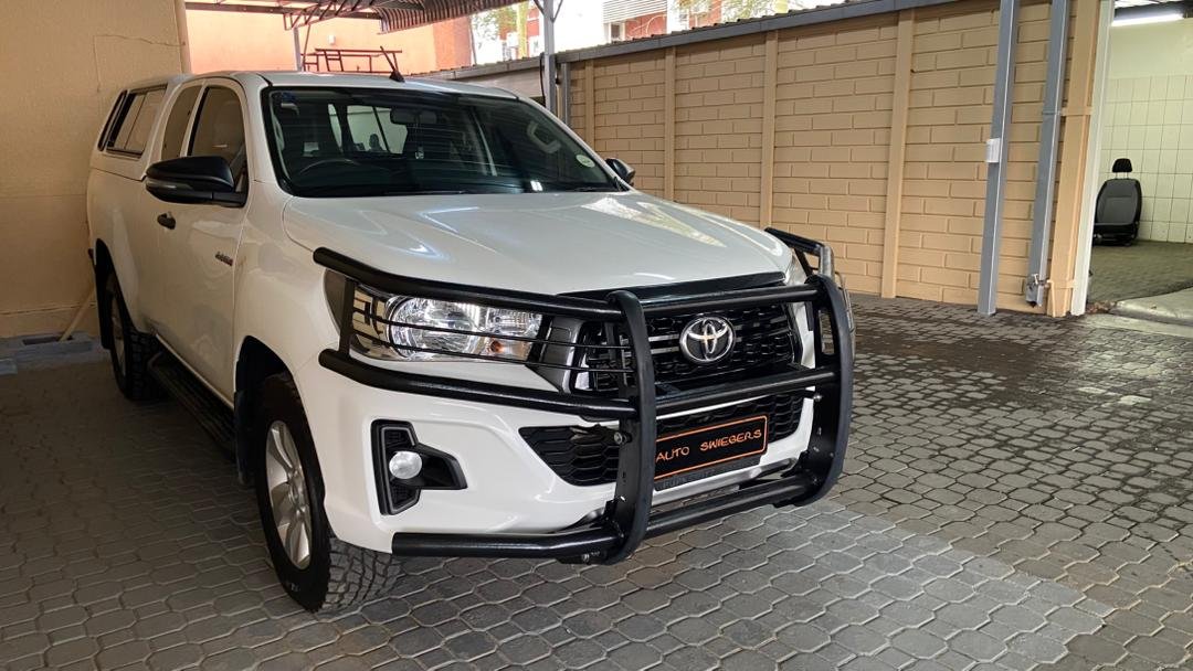 Toyota Hilux 2.4GD-6 SRX E/C 2x4 - Image 3