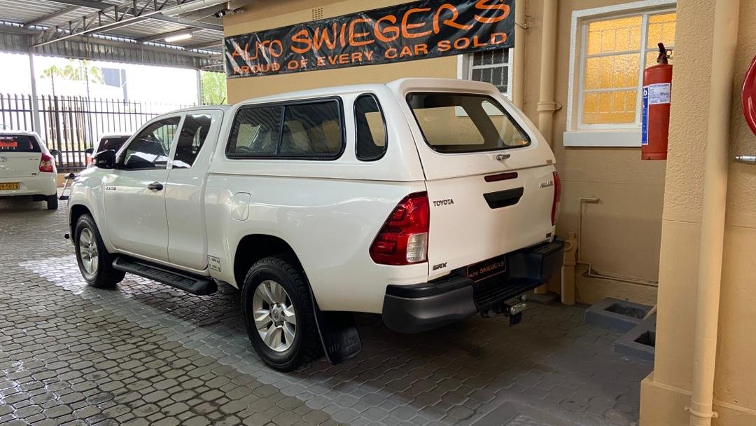 Toyota Hilux 2.4GD-6 SRX E/C 2x4 - Image 6