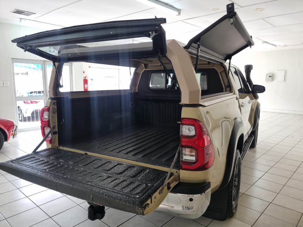 Toyota Hilux Raider 2.8 GD-6 D/C A/T P/U 4x4 - Image 8