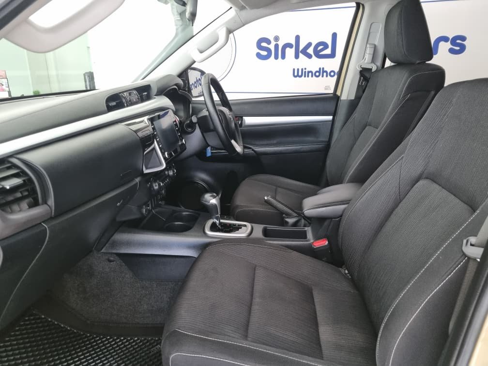 Toyota Hilux Raider 2.8 GD-6 D/C A/T P/U 4x4 - Image 16