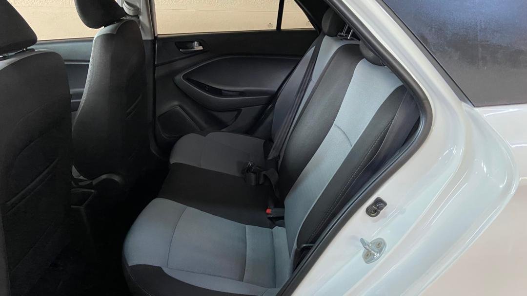 Hyundai i20 1.4 Fluid - Image 9
