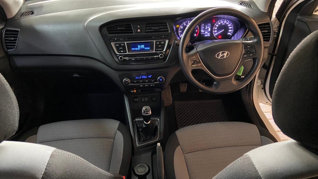 Hyundai i20 1.4 Fluid - Image 10