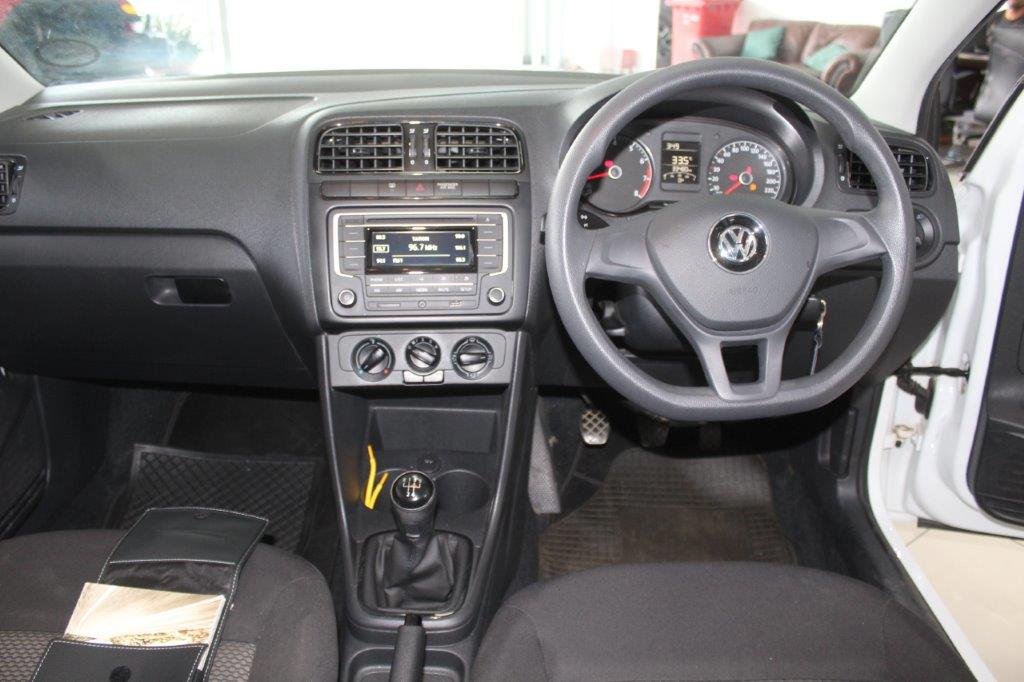 Volkswagen Polo 1.4i Trend sedan - Image 13