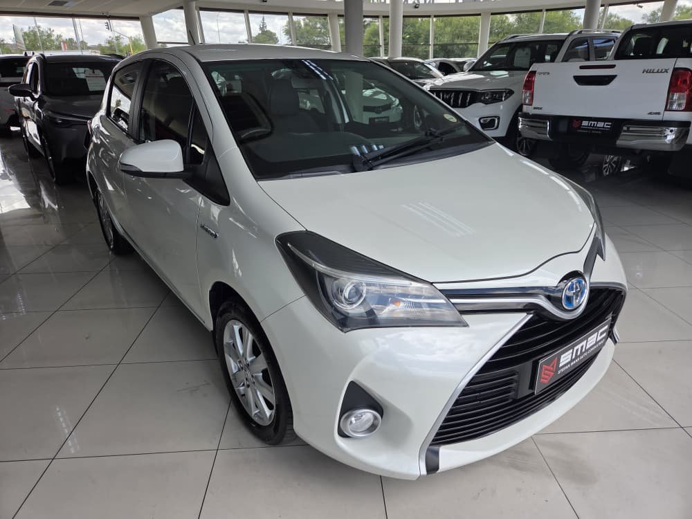 Toyota Yaris 1.5 HSD XS Hybrid - Image 3