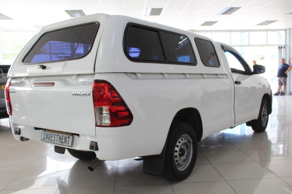 Toyota Hilux GD 2.4 S cab 4x2 - Image 5