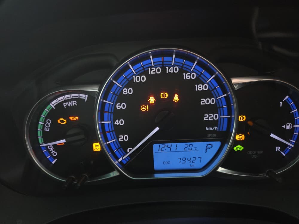 Toyota Yaris 1.5 HSD XS Hybrid - Image 8