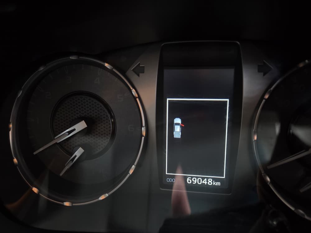 Toyota Hilux Raider 2.8 GD 6 AT 4x4 D/Cab - Image 8