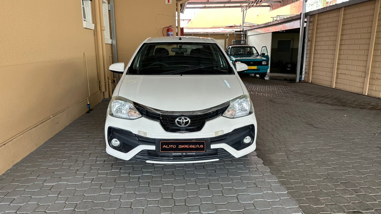Toyota Etios 1.5 XS Sprint Sedan - Image 3