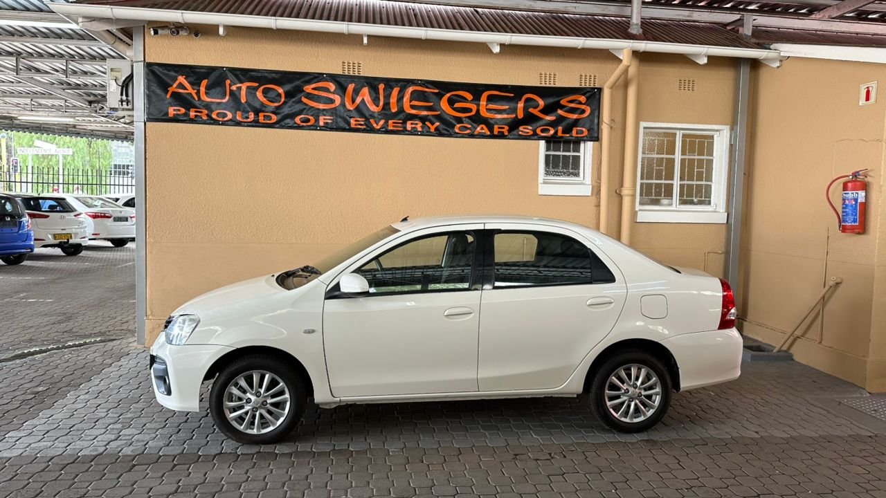 Toyota Etios 1.5 XS Sprint Sedan - Image 5