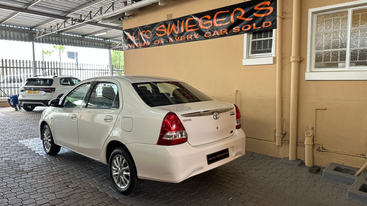 Toyota Etios 1.5 XS Sprint Sedan - Image 7