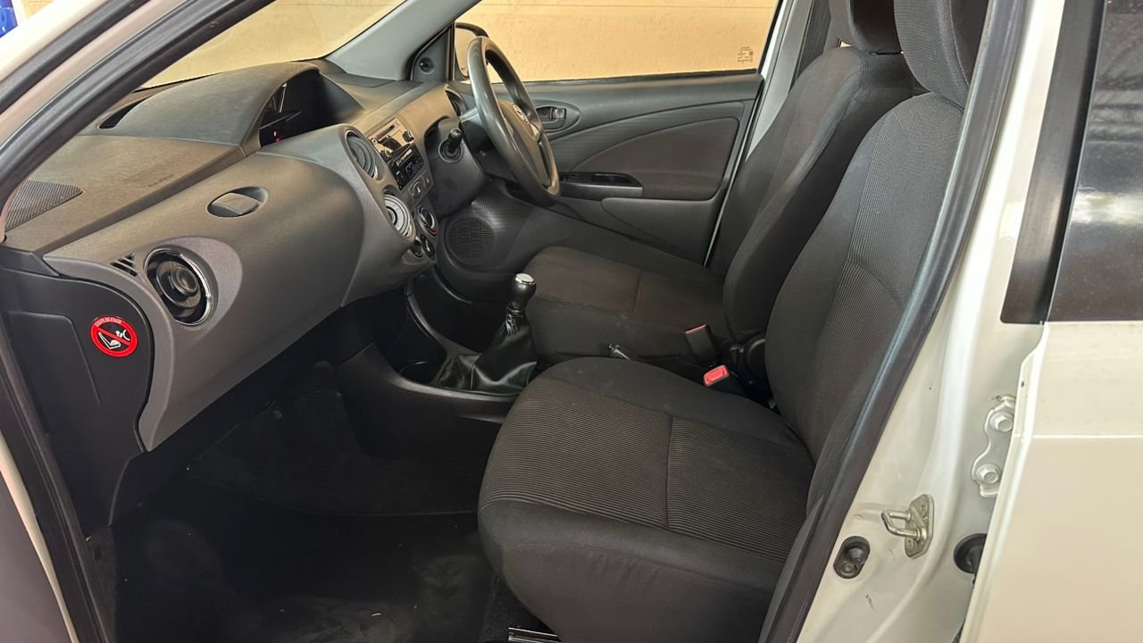 Toyota Etios 1.5 XS Sprint Sedan - Image 8