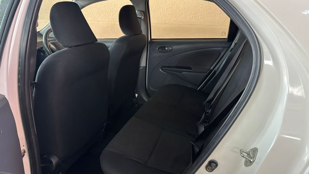 Toyota Etios 1.5 XS Sprint Sedan - Image 9