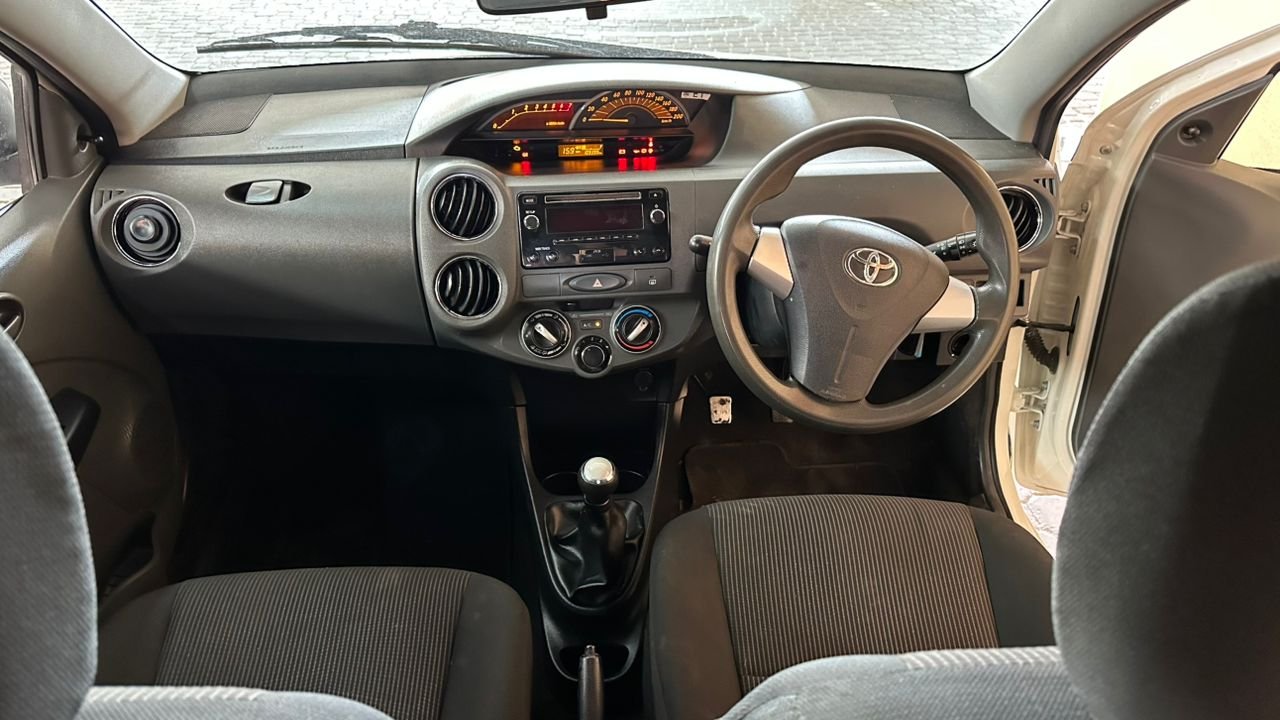 Toyota Etios 1.5 XS Sprint Sedan - Image 10
