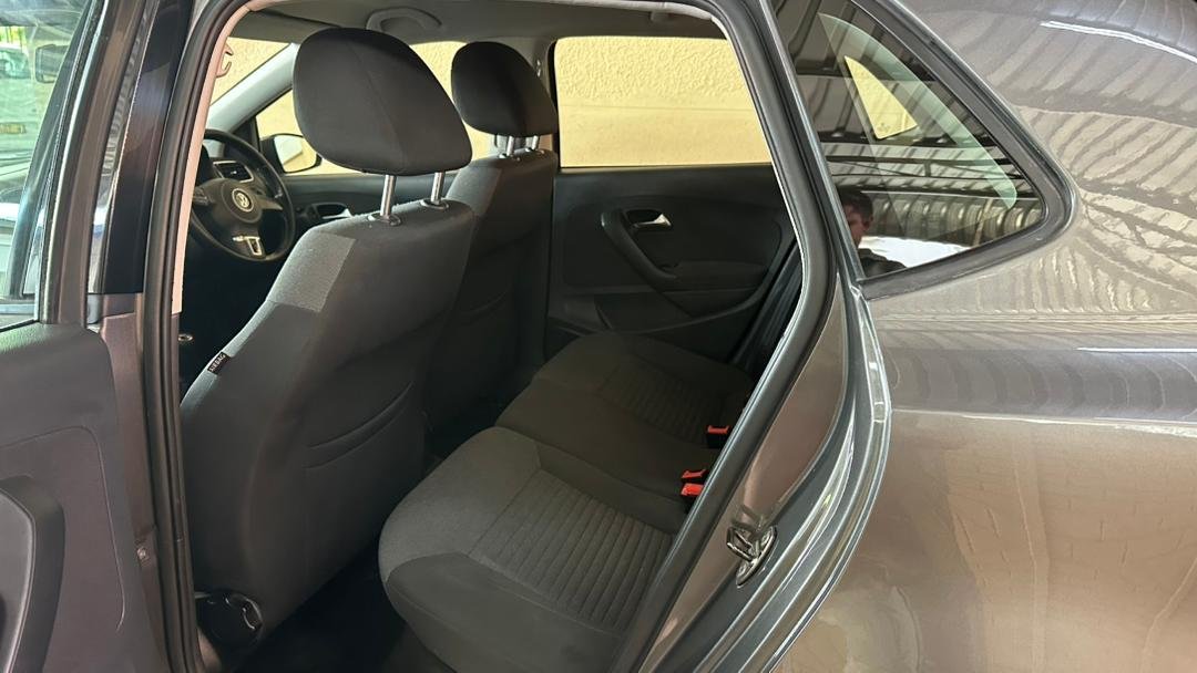 Volkswagen Polo 1.6 Comfortline H/B - Image 9