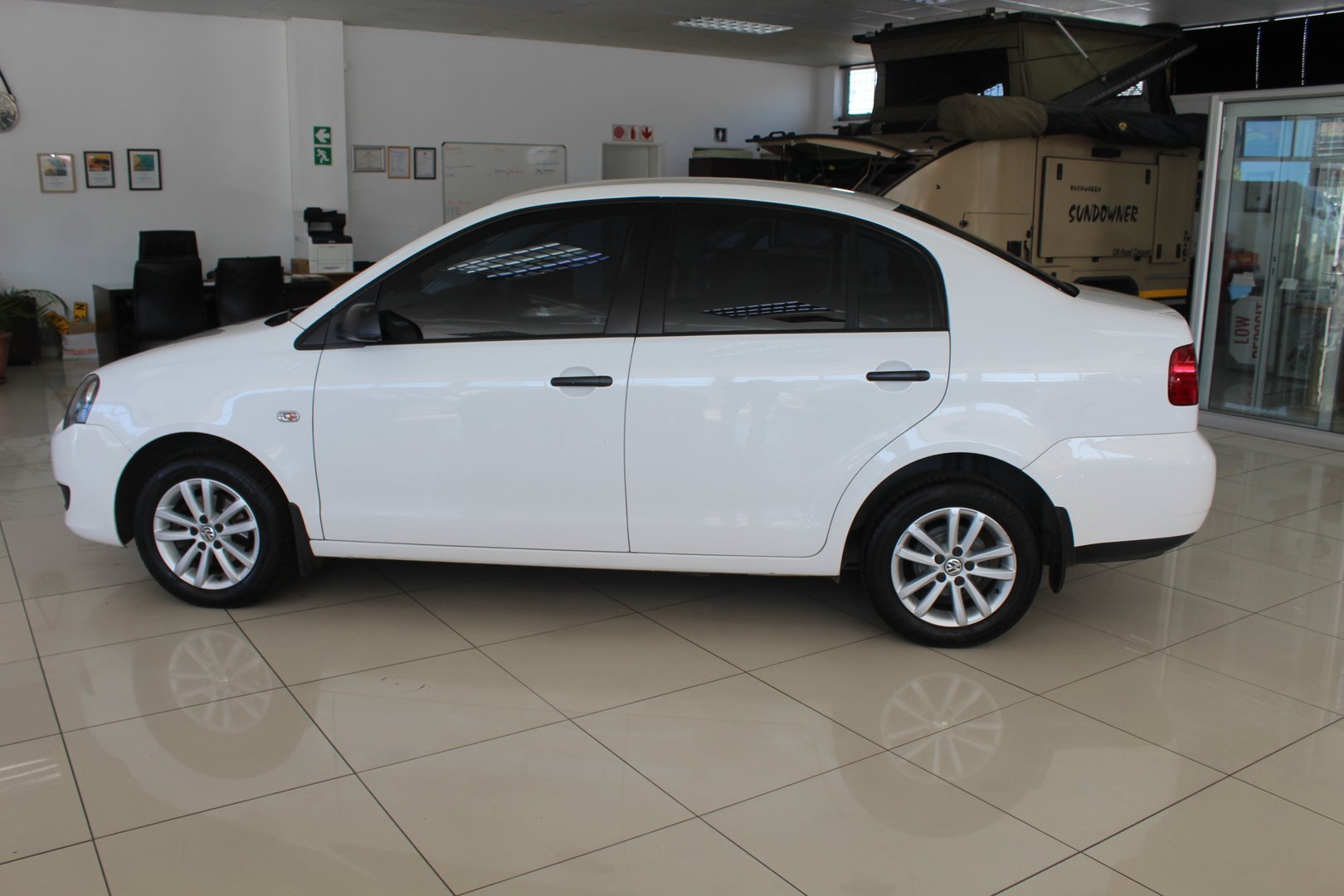 Volkswagen POLO Classic Sedan - Image 4